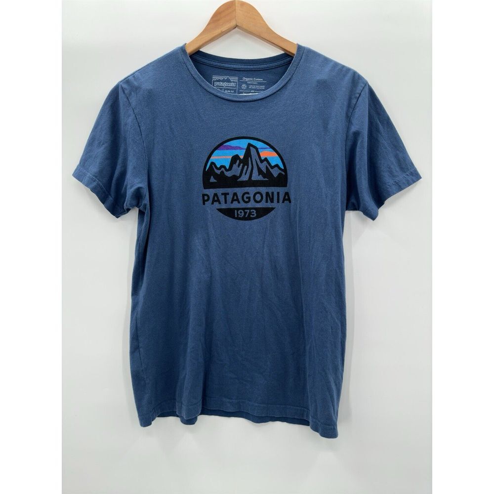 Patagonia‎ Fitz Roy Men's Size Small Slim Fit Organic Cotton Logo Blue T-Shirt